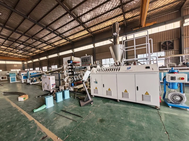 1200 मिमी पीवीसी पतली शीट एक्सट्रूज़न लाइन