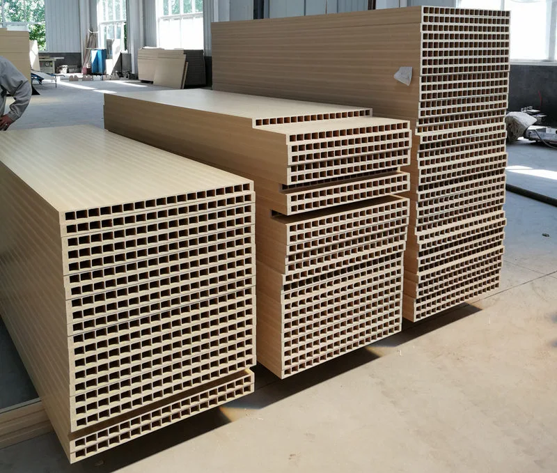 ​डब्ल्यूपीसी दरवाजे के निर्माण के लिए कौन सी प्लास्टिक सामग्री उपयुक्त हैं?