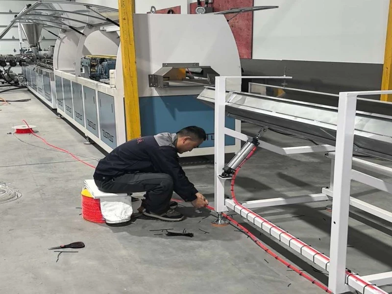 डब्ल्यूपीसी उत्पादन लाइन ने क्यूबेक, कनाडा में स्थिर संचालन हासिल किया