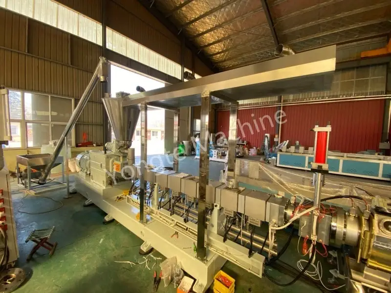 Yongte Plastic Pelletizing Machine for making masterbatch installed successfully in China