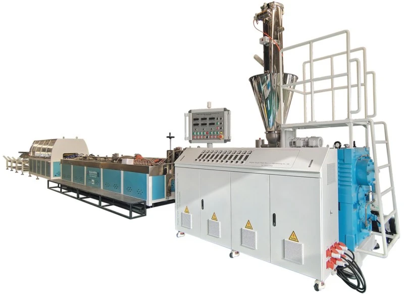 लकड़ी प्लास्टिक मशीन 50-70% लकड़ी पाउडर का उपयोग करती है