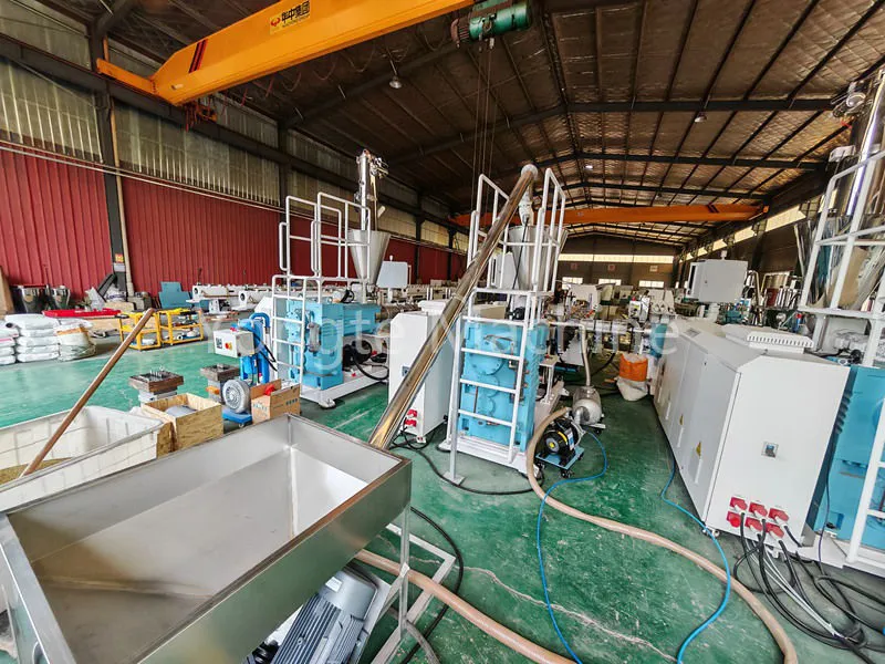 डब्ल्यूपीसी प्रसंस्करण उत्पादन लाइन